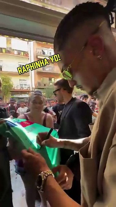 El doble de Raphinha desata el caos en Rocafonda, el barrio de Lamine Yamal