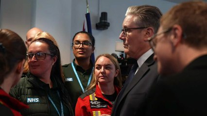 Starmer speaks to first responders after synagogue attack