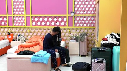 Manhã quente na casa! Fábio e Liliana trocam sussurros e abraços matinais - Secret Story - TVI