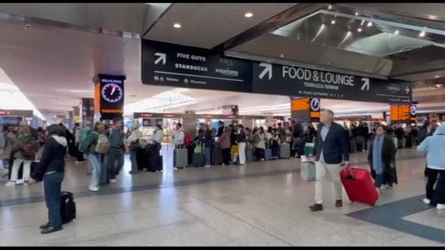 Roma, caos alla stazione Termini. Disagi, ma protesta condivisa