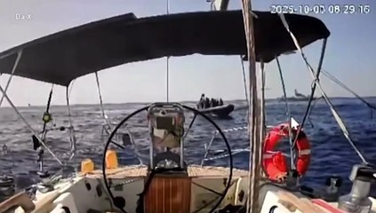 Flotilla, la Marinette abbordata dall'Idf: soldati a bordo con fucili spianati