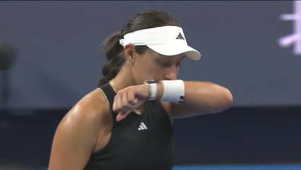 Pékin - Pegula à l'usure face à Navarro