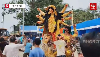 আনন্দ-উচ্ছ্বাস থেকে চোখের জল, বিসর্জনের দ্বিতীয় দিনে গঙ্গার ঘাটে নানা ছবি