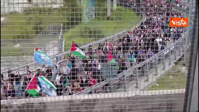 Sciopero pro Gaza, il corteo irrompe sulla Tangenziale Est di Milano