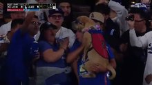 Ce chien est la star du match des Dodgers!
