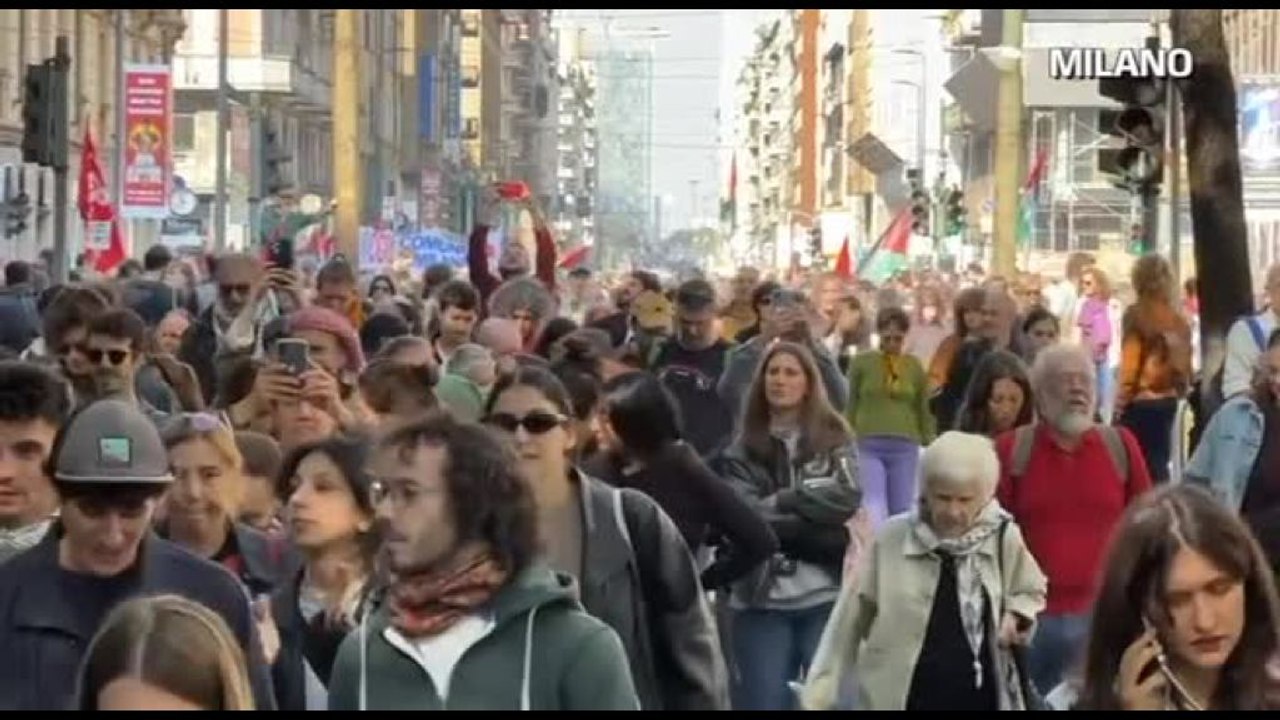 L'Italia si ferma per Gaza: le immagini dai cortei da Nord a Sud