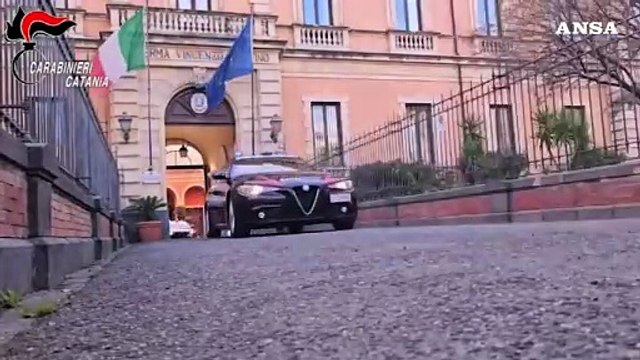 Sette arresti per rapina violenta in villa a una famiglia nel Catanese