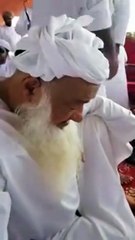 بالفيديو الزواج الثالث لمسن إماراتي يبلغ من العمر95 عام بعروسة تصغره ب60 عام