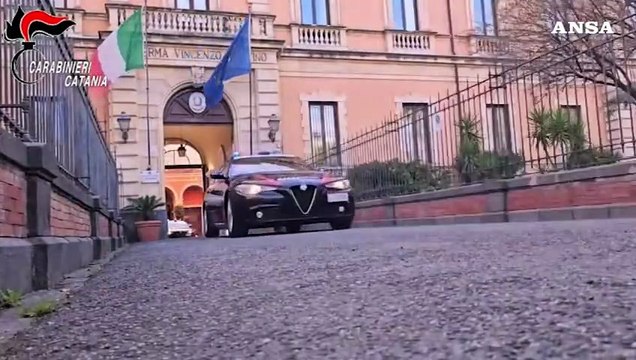 Sette arresti per rapina violenta in villa a una famiglia nel Catanese