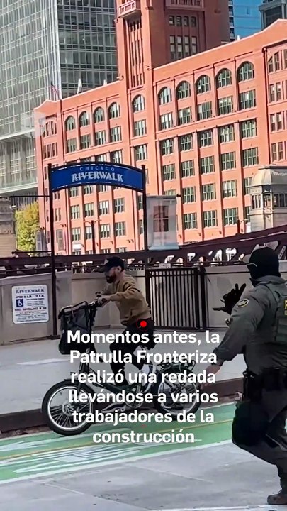 Ciclista escapa del ICE