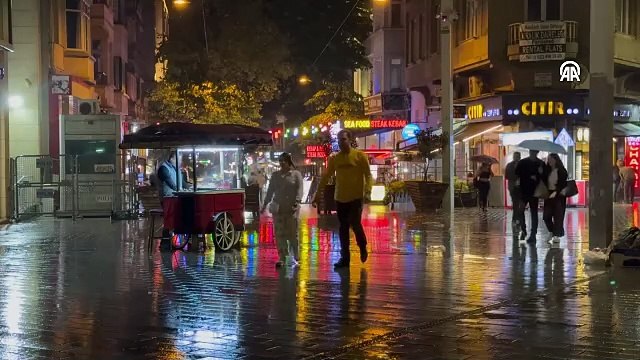 İstanbul'da bazı bölgelerde sağanak etkili oluyor