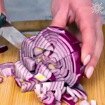 Cut fruits & veggies with these easy hacks!