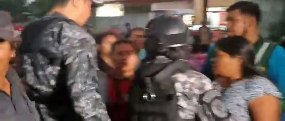 Una turba emboscó y amenazaba a un equipo de prensa de UNITEL