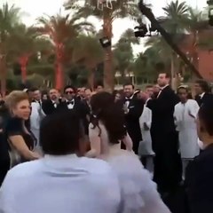 هكذا رقص عمرو يوسف وكندة علوش  في حفل زفافهم