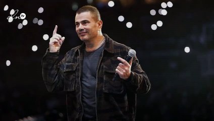 عمرو دياب بإطلالة مختلفة ويشوّق جمهوره ب "اللوك الجديد"