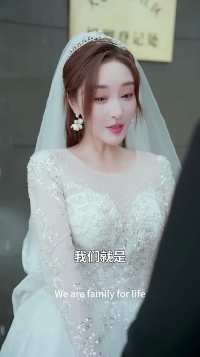 The wife, wanting to elope with her "white moonlight" (her first love), feigned amnesia at the wedding and had her husband locked in the car and burned to death. The husband is reborn, rises against the son of a billionaire, and cremates his wife and her