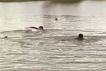 तालाब में डूब रहे व्यक्ति को आरक्षक ने बचाया