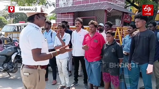 ஹெல்மெட் அணியாதவர்களுக்கு ஆசிரியராக மாறிய போக்குவரத்து காவலர்!