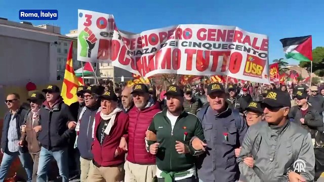İtalya'da İsrail'in Küresel Sumud Filosu'na saldırısını protesto etmek üzere genel greve gidildi