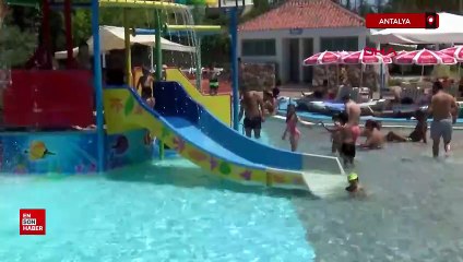 Antalya turizminde yeni rekor gelen her 4 turistten 1'i Rus