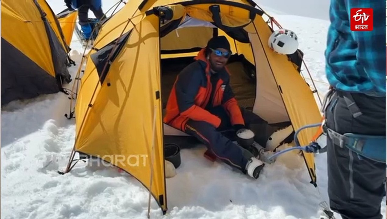 हिसार के पर्वतारोही मनोज कुमार ने रचा इतिहास, उत्तराखंड में 6,387 मीटर ऊंची "ब्लैक पीक" पर फहराया तिरंगा