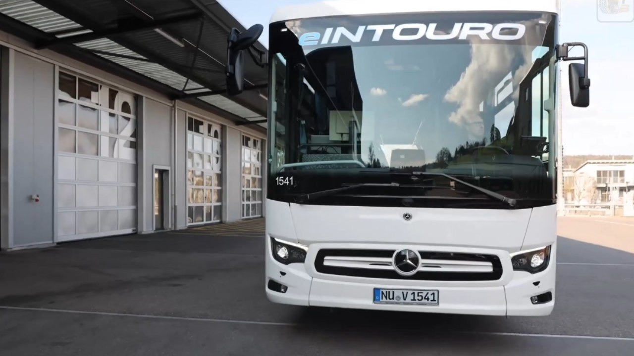 2026 Mercedes-Benz eIntouro: Der neue Elektrobus für Überland, Schule und Reisen