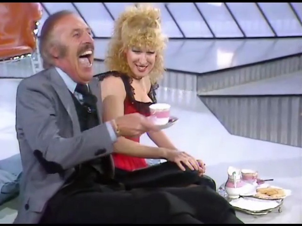 Bruce Forsyth's Big Night (1978) S01E01 - Bette Midler, Rod Hull & Emu, Liza Goddard, Russell Harty, Jimmy Edwards, Ian Lavender