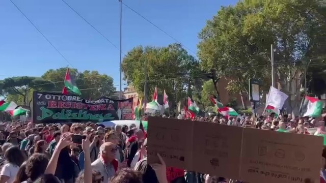 Corteo ProPal da Piramide: cori, slogan, bandiere palestinesi