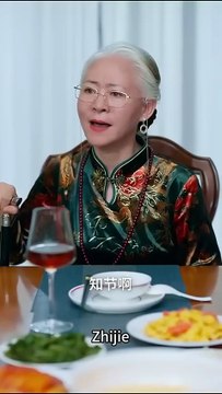 The end of the story: her previous life's scumbag husband allowed other men to trample on her innocence, and was eventually forced to die by his white moonlight. After rebirth, she kicked the scumbag out of her household registration on the spot and teame