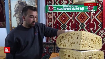 Kars'ın tescilli gravyer peyniri tezgahlarda yerini aldı