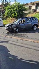 Carros batem em ladeira na Chã de Bebedouro e motorista fica ferido