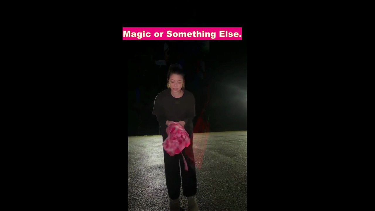 😊A spontaneous clip of a girl trying out her new umbrella, but the video has surpassed 100 million views due to a sudden sound in the video! 🤯 Yes, the sound sounds real. It's the sound of what, is there anybody who can explain it?💨💨💨💨💨🏃🏻‍♂️