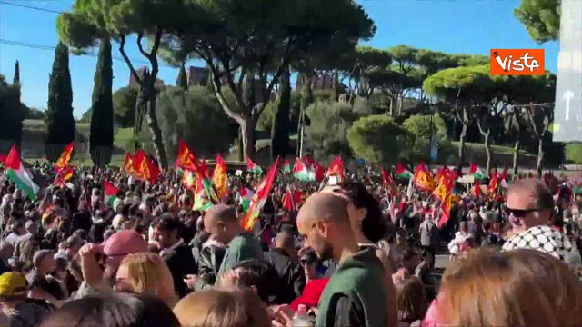 Corteo pro Gaza, in migliaia in piazza a Roma a sostegno della Palestina. Le immagini dall'alto