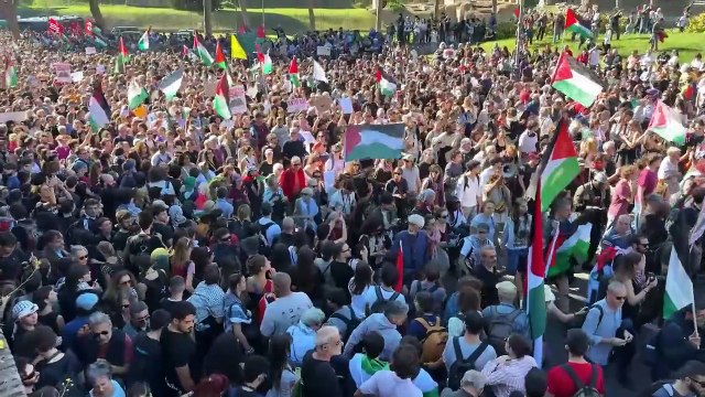 In centinaia di migliaia a Roma: il corteo pro-Palestina sfila al Colosseo
