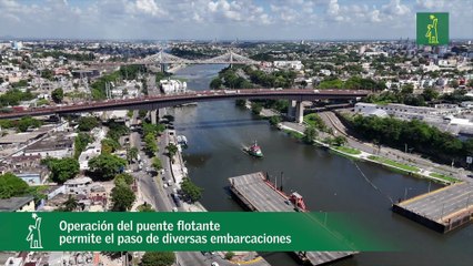 Operación del puente flotante permite el paso de diversas embarcaciones