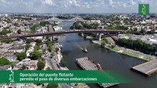 Operación del puente flotante permite el paso de diversas embarcaciones