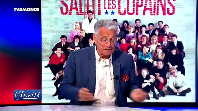 Jean-Marie Périer évoque Johnny Hallyday, Sylvie et Françoise – Souvenirs photo sur TV5 Monde (04 mars 2020)