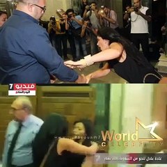 موقف محرج لغادة عادل في عزاء محمد خان