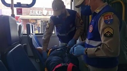 Mulher fica ferida após queda dentro de ônibus no Centro de Cascavel