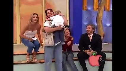 بالفيديو أسد يهجم على طفلة بالاستديو..على الهواء مباشرة!!!
