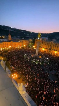 Gürcistan karıştı: Gürcistan'da protestocular sokaklara indi