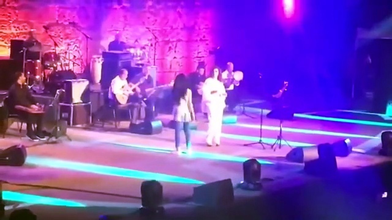 بالفيديو.. سميرة سعيد تفاجئ جمهور قرطاج بنجمة «ذا فويس كيدز»