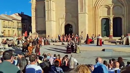 Segovia se sumerge en la proclamación de Isabel I