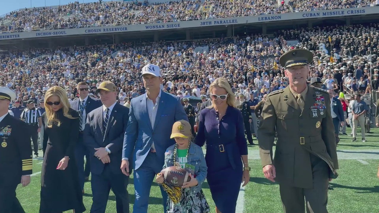 MIDSHIPMEN GO WILD for Pete HEGSETH at NAVAL ACADEMY!