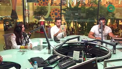 مذيع كويتي يُحرج أمل العوضي حول زواجها على الهواء