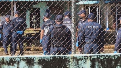 Celulares, tijeras, espejos y más: Todo lo que decomisaron en la cárcel femenina de Dolega