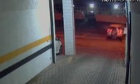 Motorista bate carro em muro da polícia após sair de festa no PR