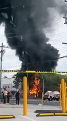 VIDEO l Fuego consume parte de un negocio en San Nicolás