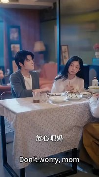 After she finished transmigrating into the book, she assisted the boss in his evil ways while desperately trying to gain his favor and survive. She finally faked her death and escaped, preparing to go on a blind date and marry again. However, the mad boss