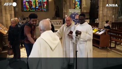 Francia, una chiesa celebra una cerimonia di benedizione per gli animali domestici